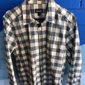 Mens medium Patagonia organic cotton long sleeve button up shirt